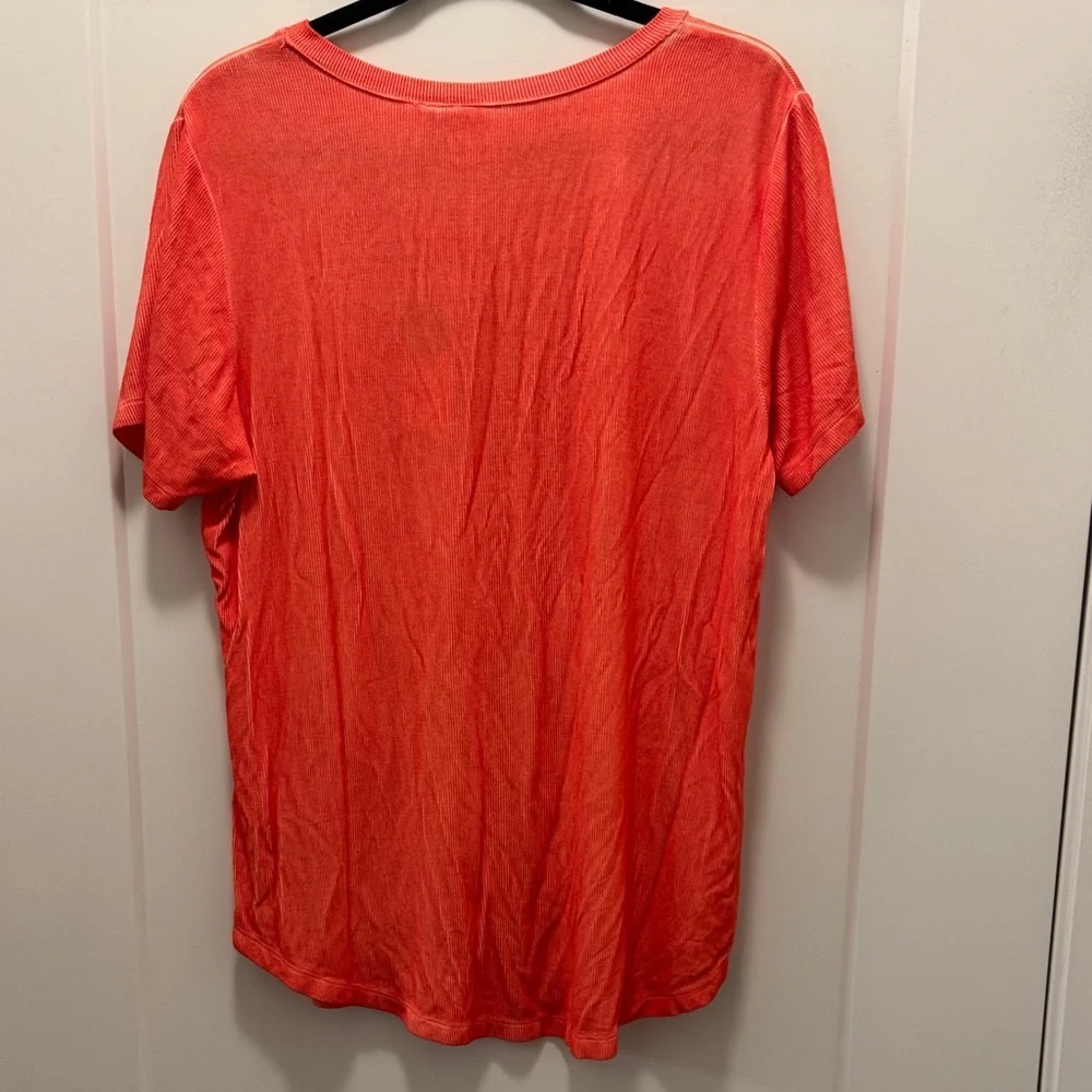 🆕 White Crow Vibrant Orange V-Neck Tee. L. NWT!💥💥 - Picture 3 of 3